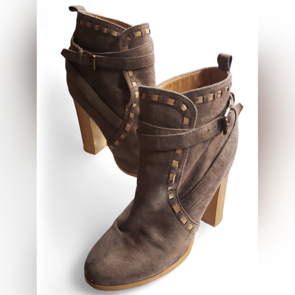 Qupid Taupe Suede Heeled Boots